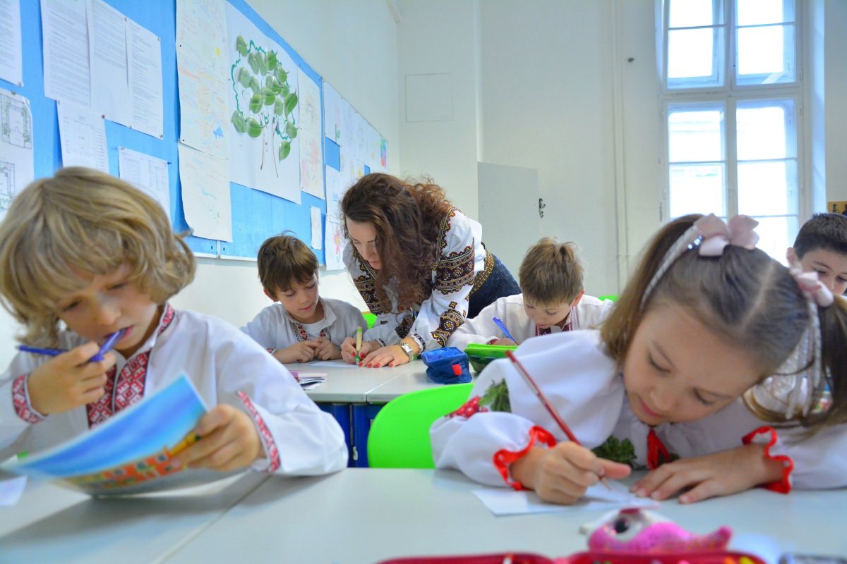 УКРАЇНОМОВНЕ СЕРЕДОВИЩЕ